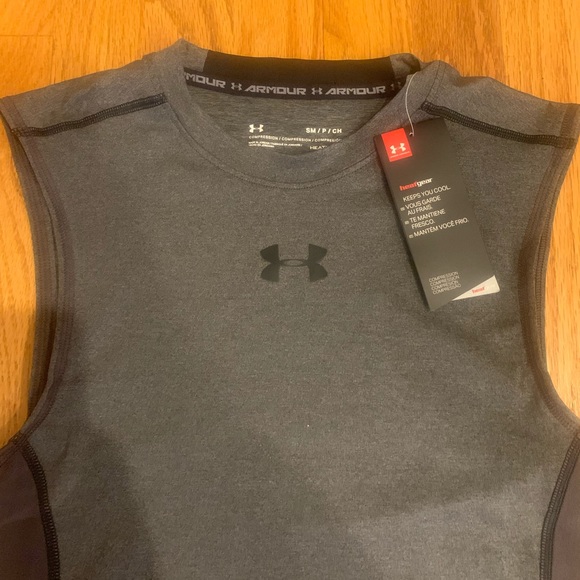 Under Amour compression top NWT - Picture 7 of 10